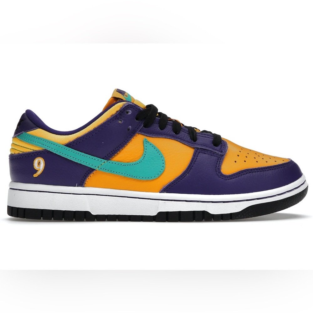 ✨BNIB✨ Nike Lisa Leslie dunks